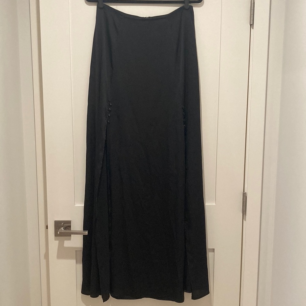 Black maxi skirt w 2 slits